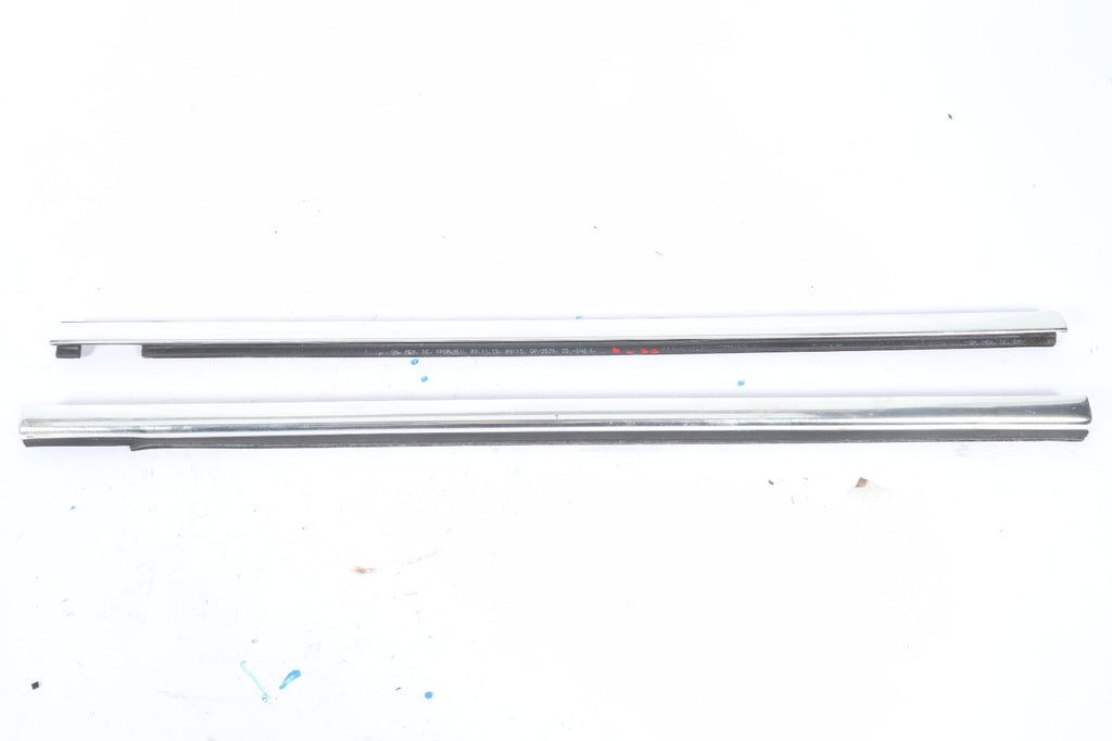 2016–2019 BUICK CASCADA RIGHT LEFT QUARTER WINDOW BELT MOLDING TRIM OEM