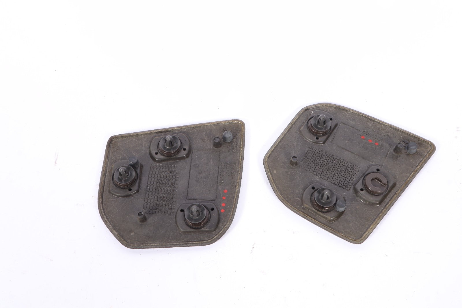 2016 – 2019 Buick Cascada Rear Tail Lamp Cover Set OEM 13442080 13442079
