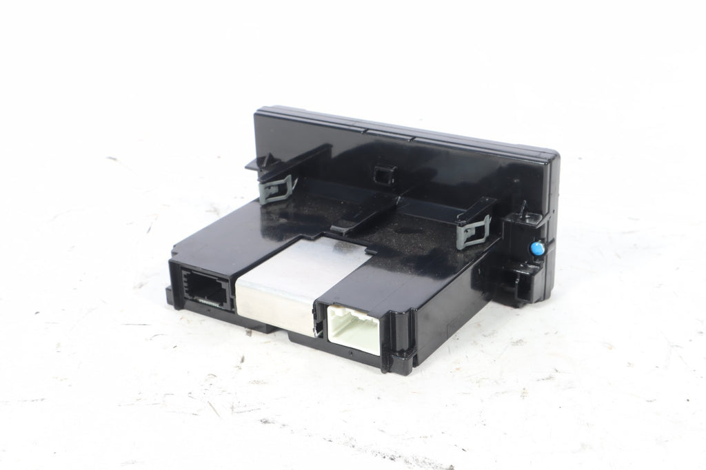 2006-2010 VOLVO C70 DASH VEHICLE INFORMATION DISPLAY SCREEN PART NUMBER 31268056