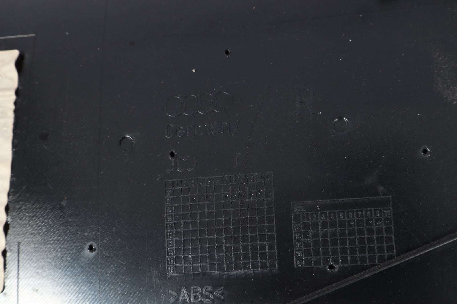 2009 - 2012 AUDI Q5 REAR RIGHT DOOR PANEL OEM 8R0867306J68