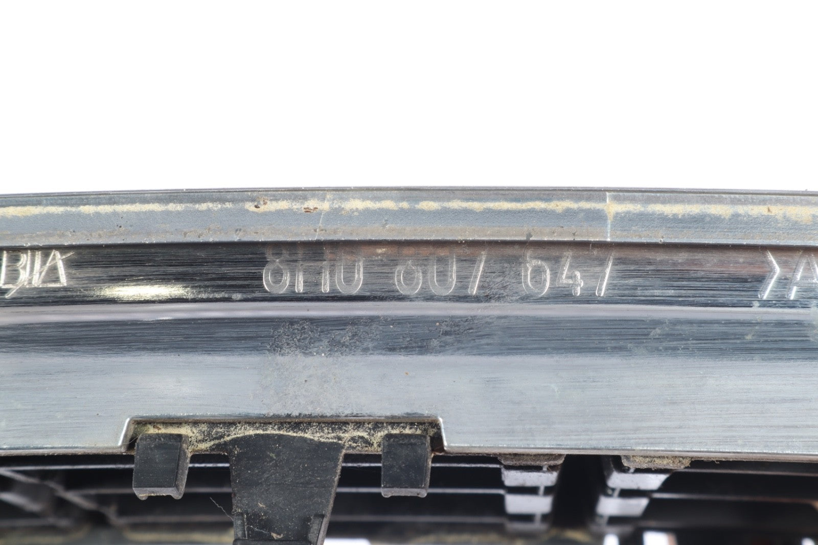 2003-2006 AUDI A4 CONVERTIBLE FRONT BUMPER CENTER GRILLE 8H0807647 OEM