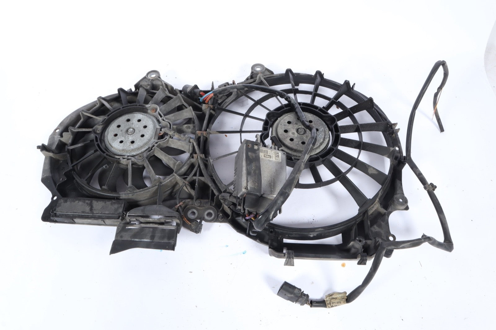 2005-2011 Audi A4  A6 Radiator Motor Cooling Fan 3.2L Assembly OEM