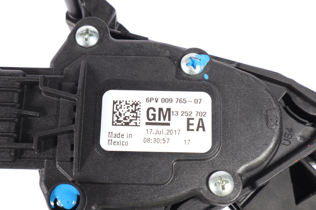 2016–2019 BUICK CASCADA Accelerator Gas Pedal OEM 13252702