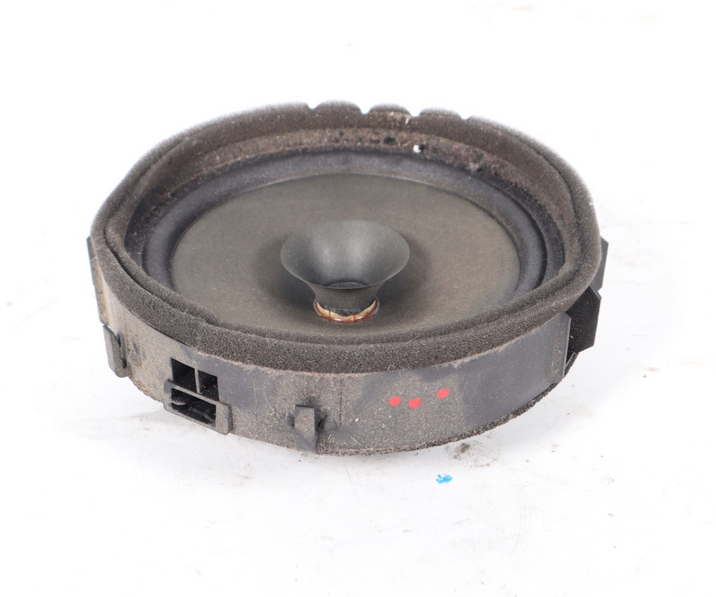 2008 - 2020 MITSUBISHI OUTLANDER REAR LEFT SIDE DOOR PANEL AUDIO SPEAKER OEM