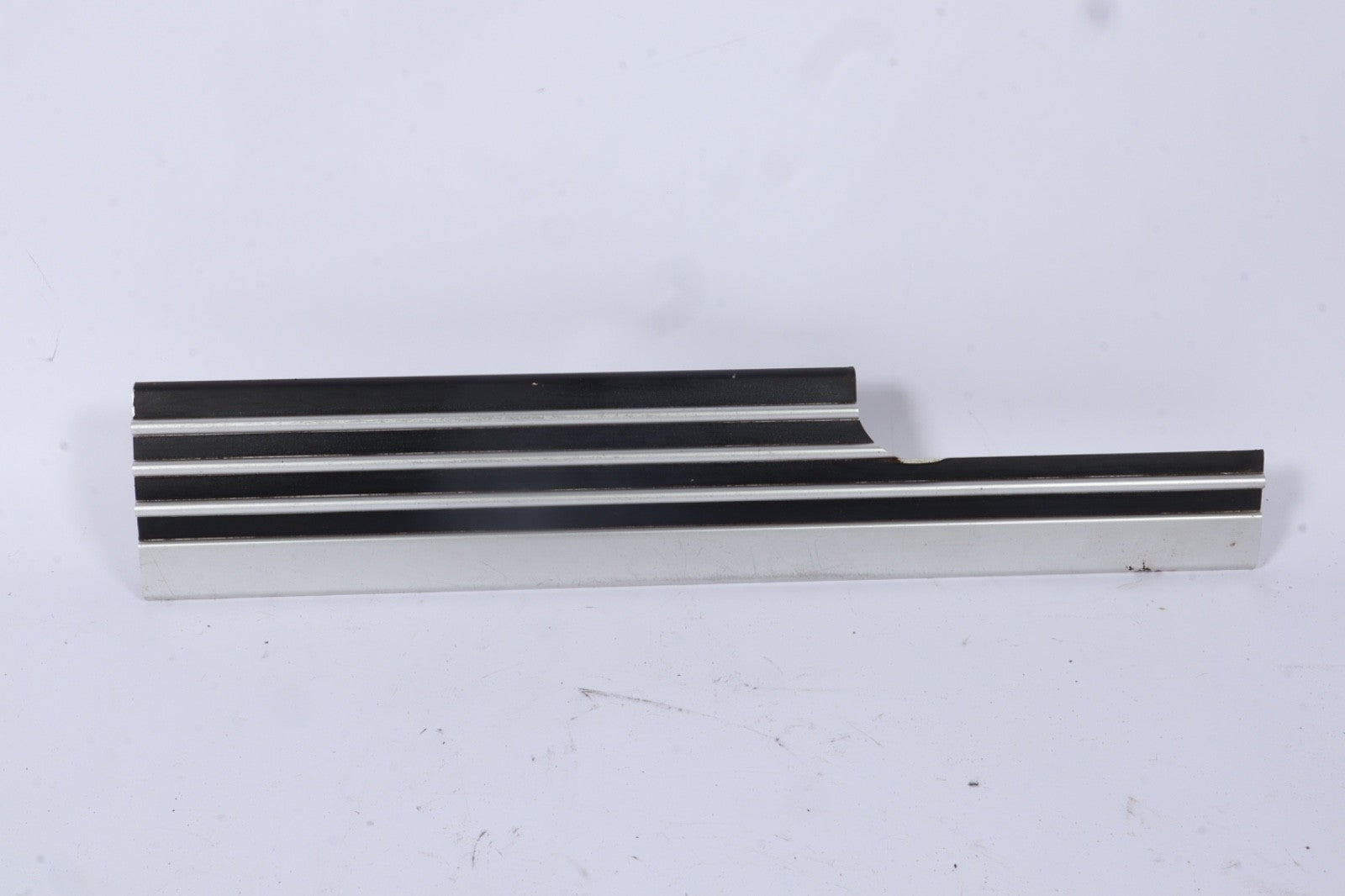 2006-2009 Land Rover Range Rover Front Right Side Door Sill Scuff Panel OEM