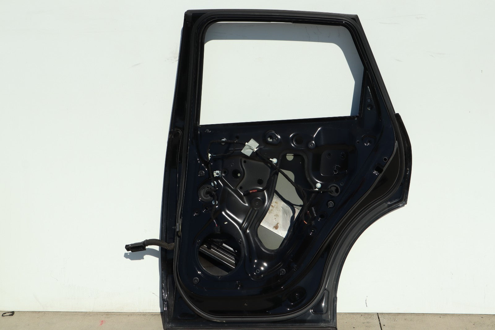 2009 - 2017 AUDI Q5 REAR RIGHT  DOOR SHELL OEM ONLY PICK UP!!!