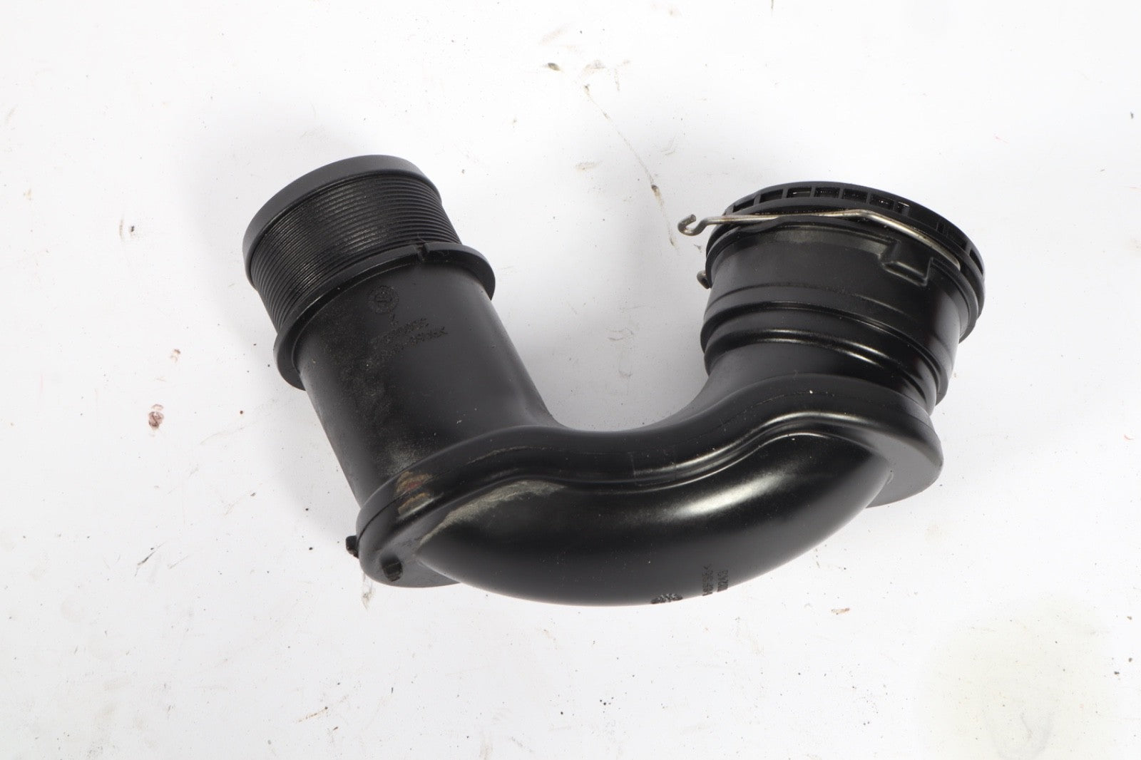 2016-2019 BUICK CASCADA AIR INLET TURBOCHARGER INTERCOOLER HOSE 13470307 OEM