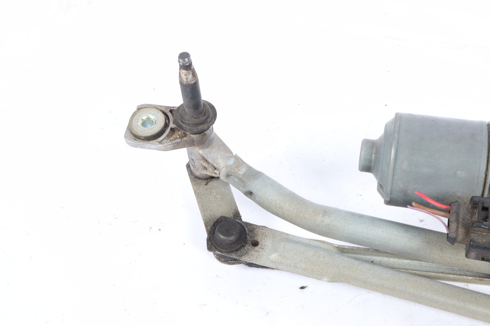 2009-20176 AUDI Q5 FRONT WINDSHIELD WIPER LINKAGE W MOTOR 8R1955119A OEM