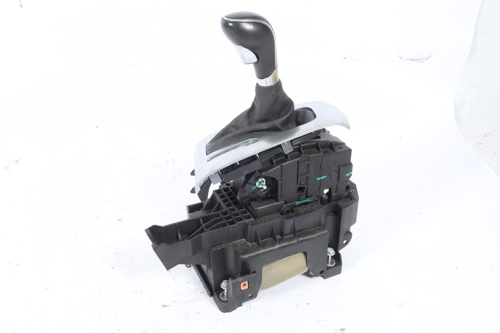 2016-2019 BUICK CASCADA AUTO TRANSMISSION GEAR SHIFTER SELECTOR KNOB OEM
