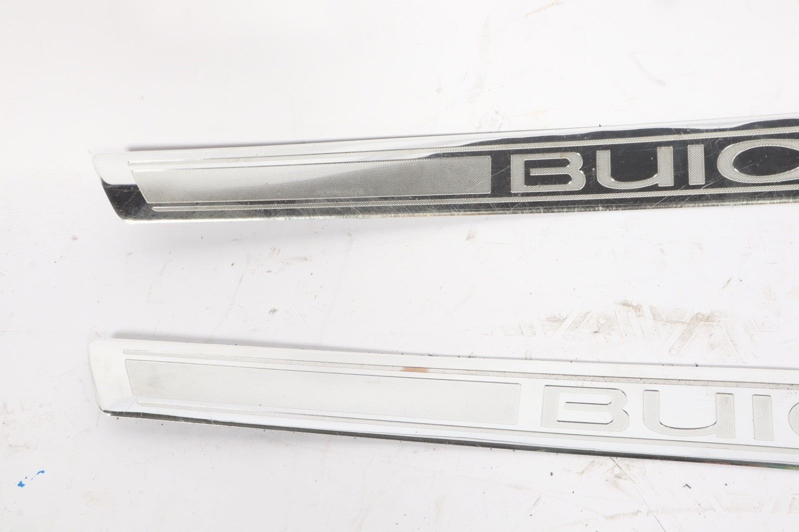 2016–2019 BUICK CASCADA LEFT RIGHT SCUFF PANEL PLATE DOOR SILL OEM
