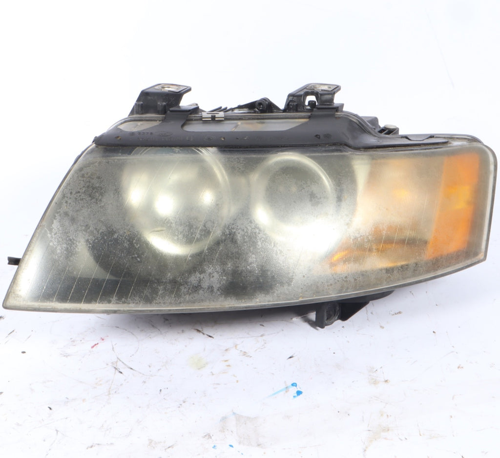 2005 -2009 Audi A4 Front Right Passenger Side Headlight Assembly 8H0941003T OEM