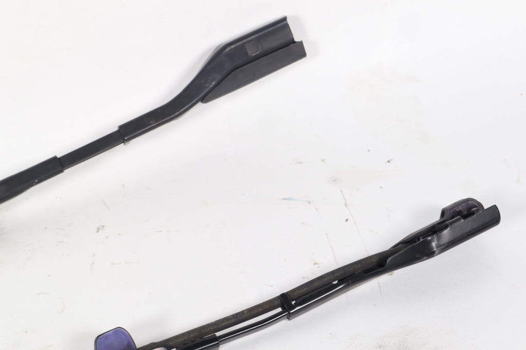 17-24 Alfa Romeo Stelvio Front Right&Left Windshield Wiper Arm Blade Set OEM