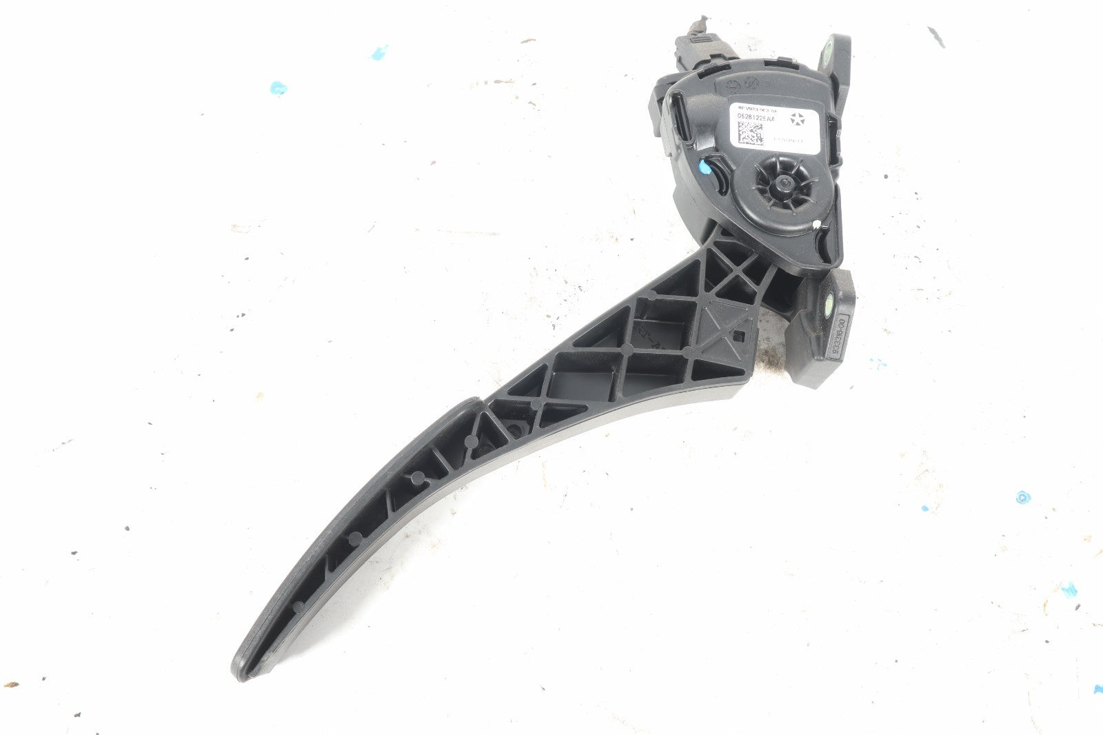 2008-2016 CHRYSLER TOWN COUNTRY CARAVAN GAS ACCELERATOR PEDAL OEM 05281225AA