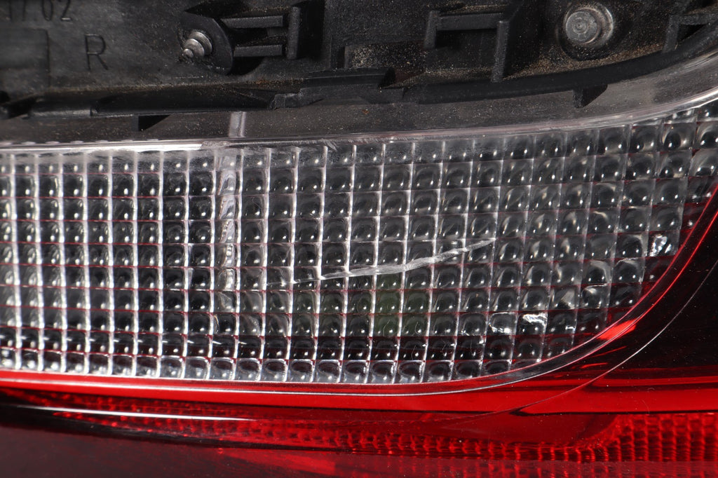 2016-2019 BUICK CASCADA RIGHT PASSENGER SIDE OUTER TAIL LIGHT LAMP OEM