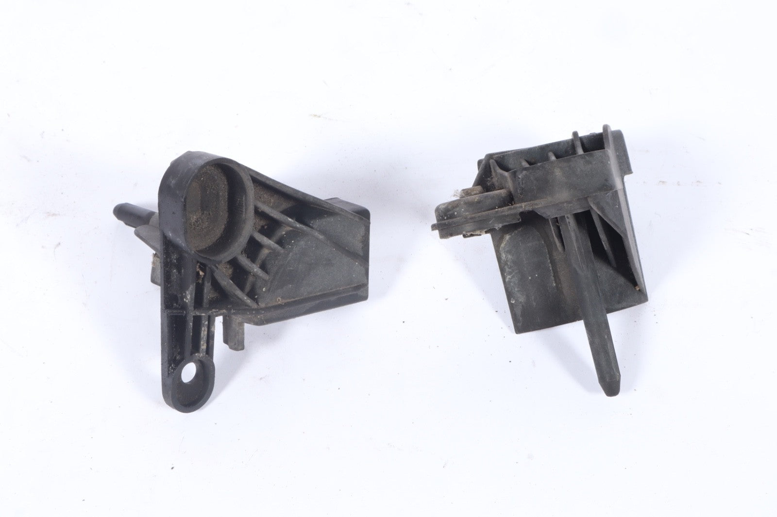2010-2011 LAND ROVER RANGE ROVER Radiator Support Upper Support Bracket OEM