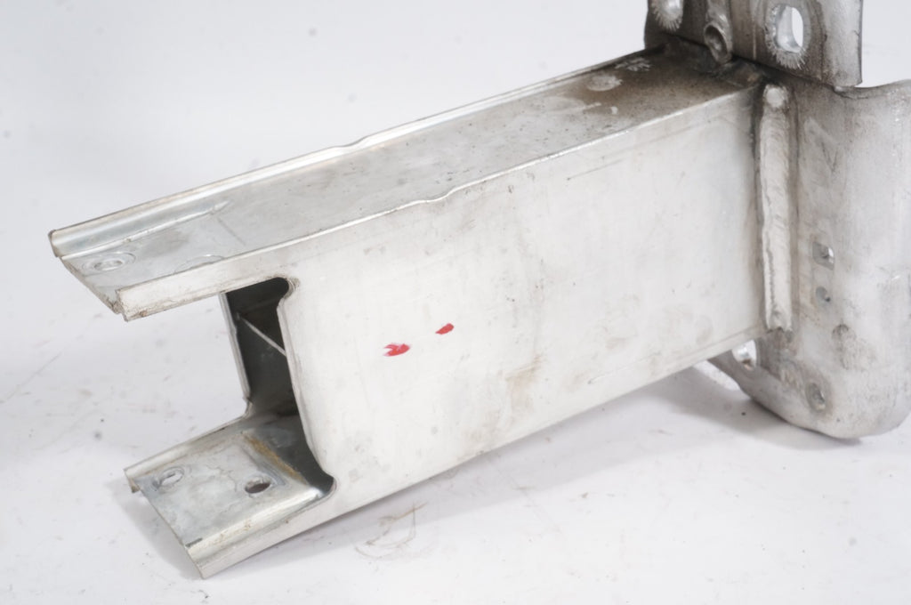 2012-2018 AUDI A6 A7 S6 S7 RS7 (C7 4G8) RIGHT FRONT BUMPER REINFORCEMENT BRACKET