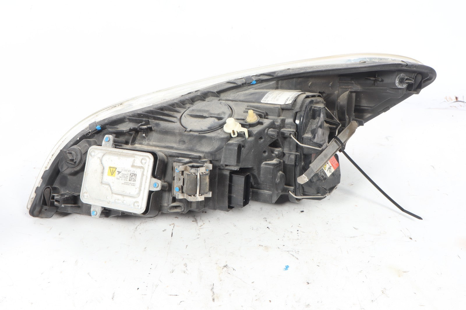 2011 - 2013 VOLO C70 FRONT RIGHT PASSENGER SIDE XENON HEADLIGHT ASSEMBLY OEM