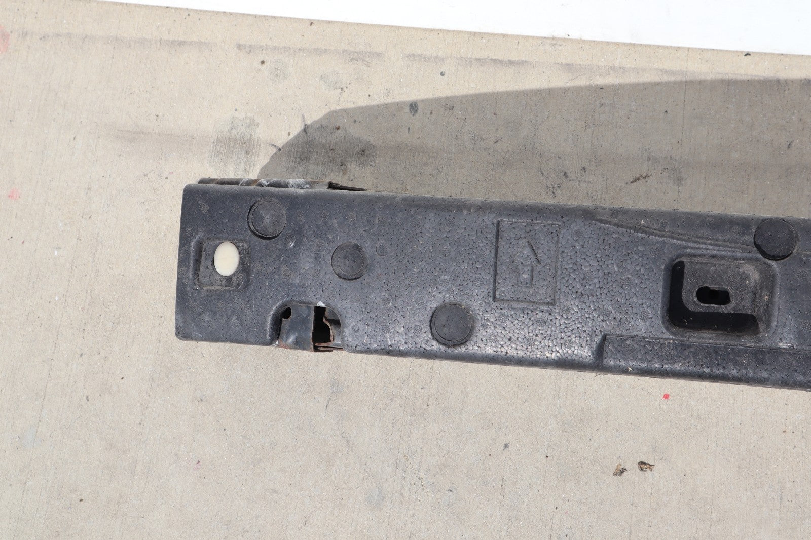 2001-2006 CHRYSLER TOWN & COUNTRY FRONT BUMPER REINFORCEMENT OEM