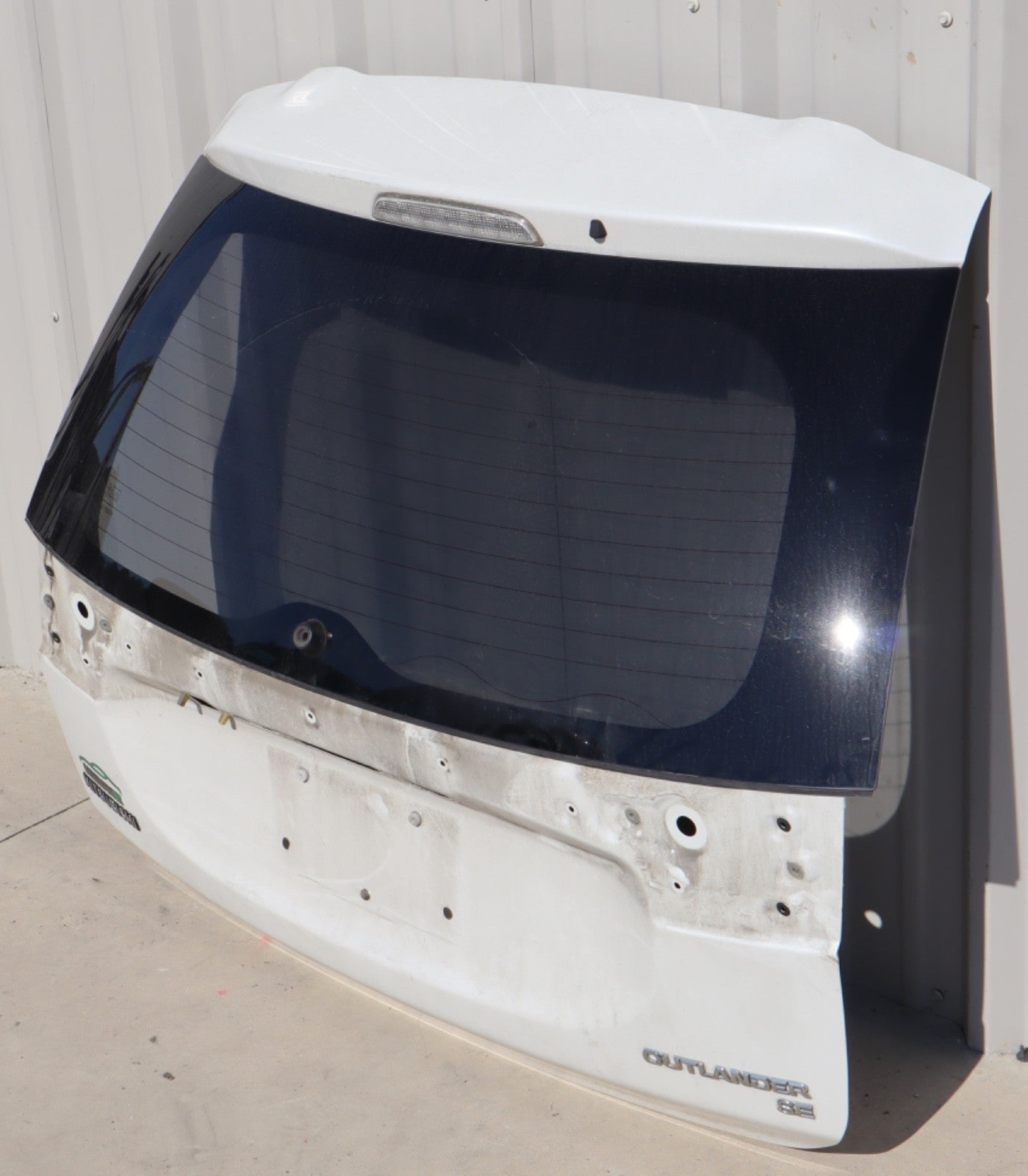 2016-2020 MITSUBISHI OUTLANDER REAR LIFTGATE TAILGATE HATCH W/ GLASS OEM