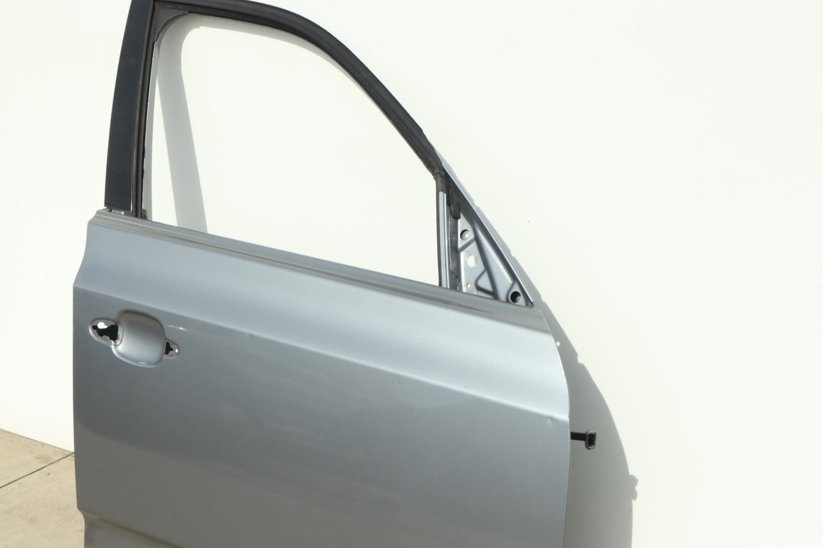 2004-2010 BMW X3 E83 Front Right Driver Side Door Shell  OEM ONLY PICK UP!!!
