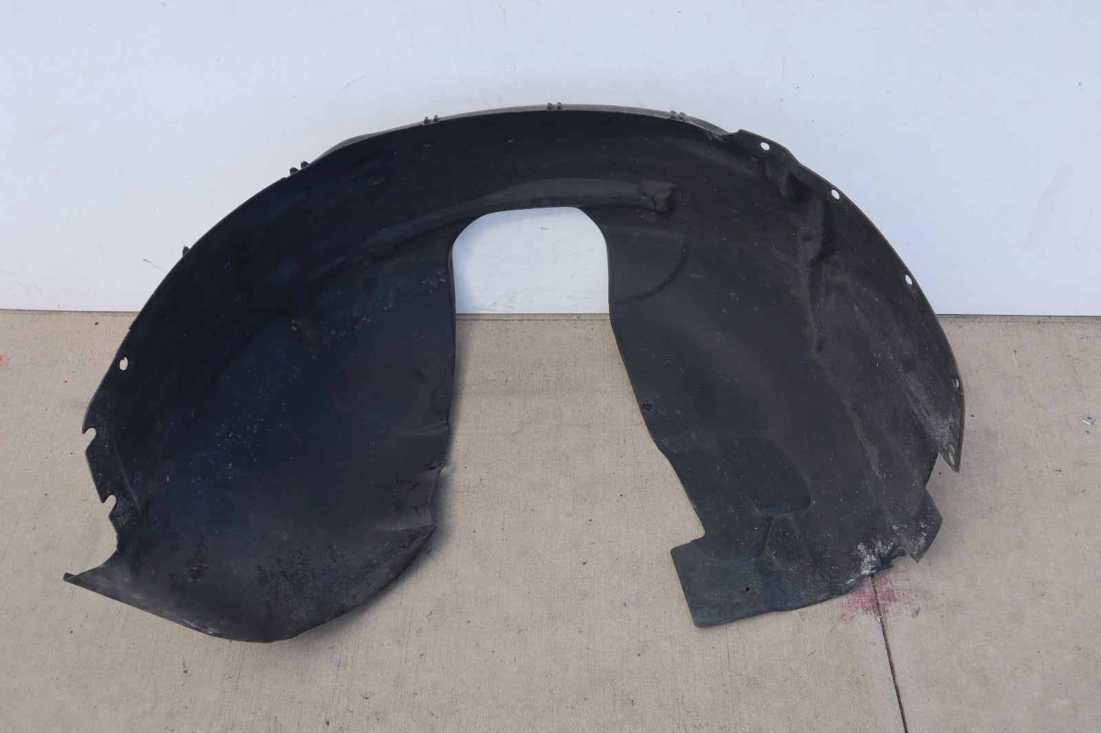 2006-2012 VOLVO C70 2DR  FRONT RIGHT FENDER LINER SPLASH SHIELD GUARD OEM