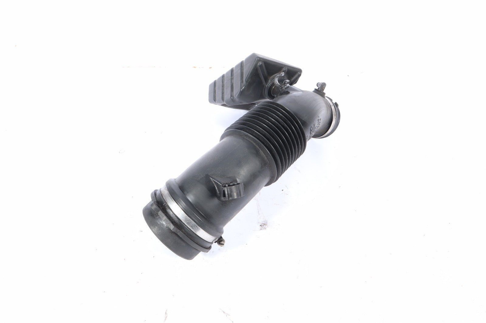 2009-2012 AUDI Q5  INTAKE THROTTLE  BODY HOSE 06E129629J OEM