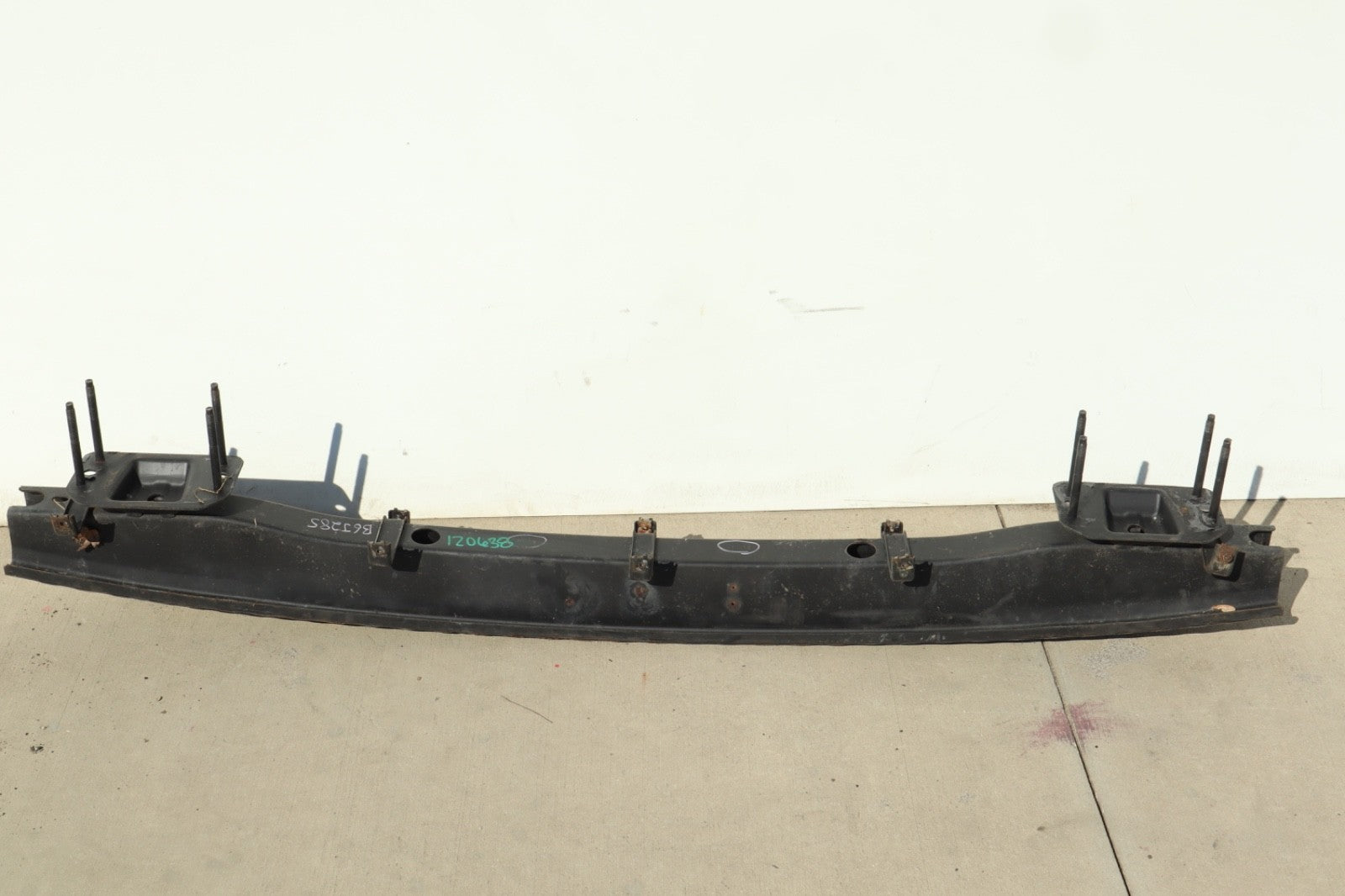 2003 - 2012 LAND ROVER RANGE ROVER REAR BUMPER REINFORCEMENT IMPACT BAR  OEM