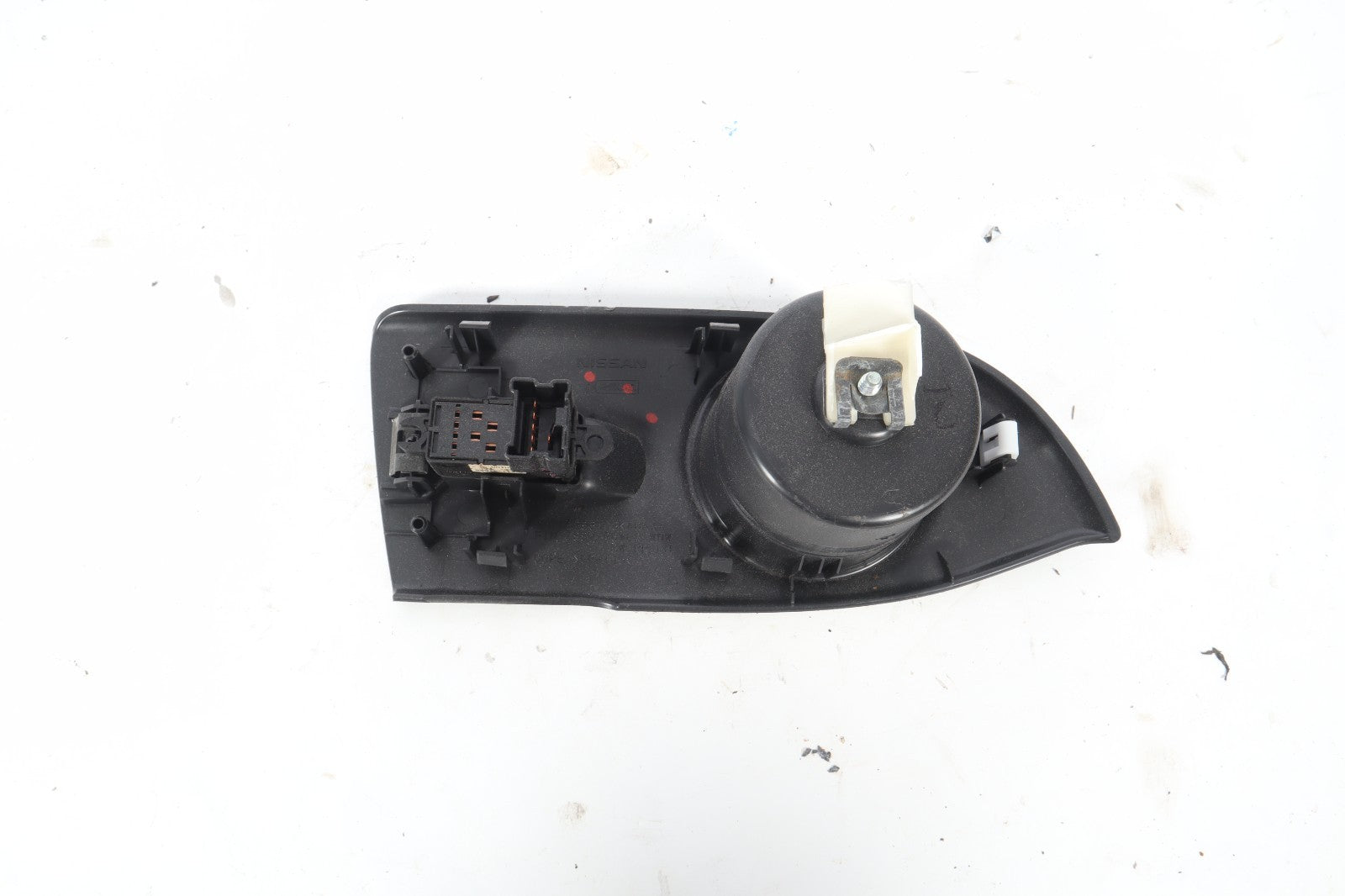 2013-2019 NISSAN PATHFINDER REAR LEFT WINDOW SWITCH OEM 829613KA0AX