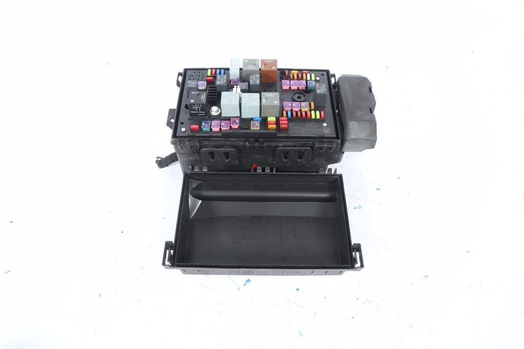 2016-2018 BUICK CASCADA FUSE BOX OEM