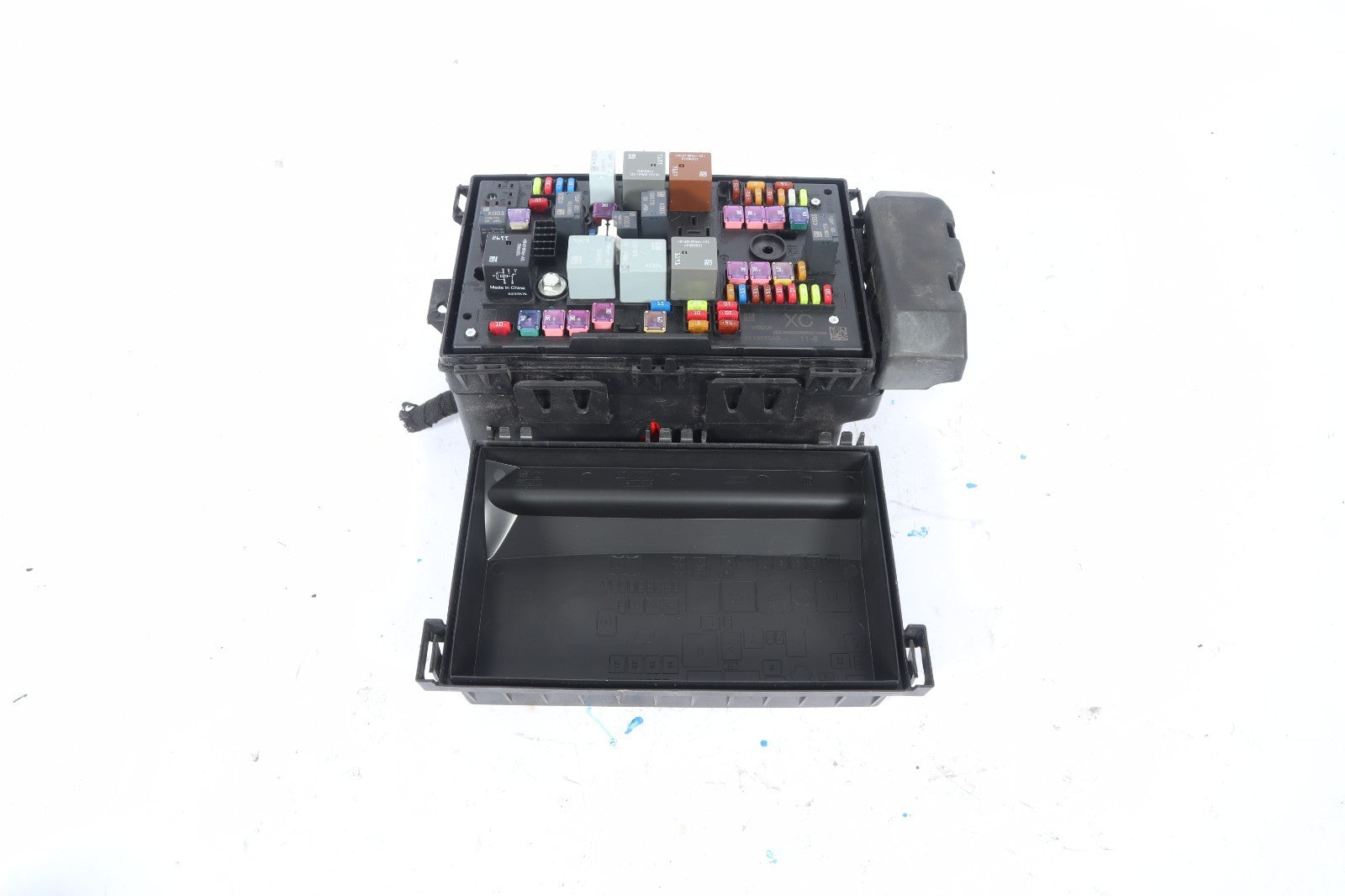 2016-2018 BUICK CASCADA FUSE BOX OEM