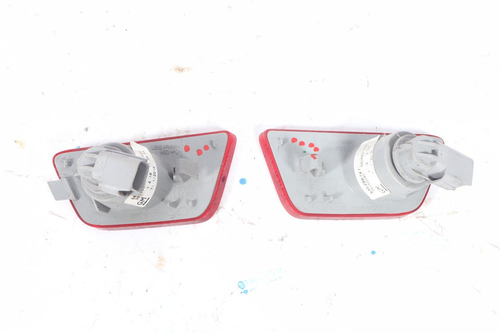 2016-2019 BUICK CASCADA DRIVER REAR SIDE MARKER LIGHT LH LEFT RH RIGHT OEM