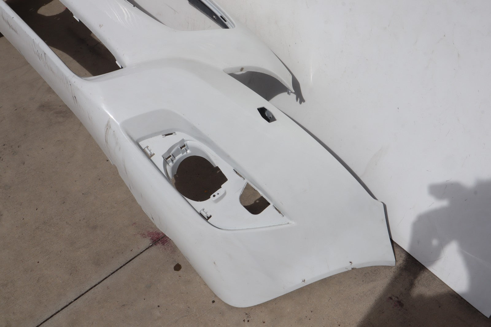 2011-2013  VOLVO C70 CONVERTIBLE FRONT BUMPER COVER OEM ONLY PICK UP!!!
