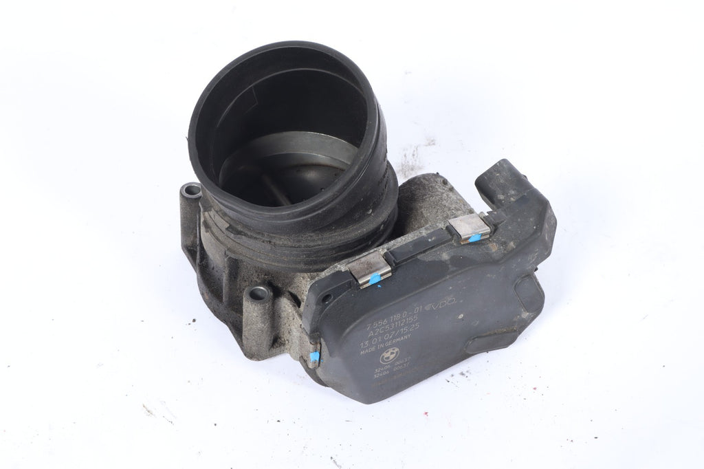 2011 - 2017 BMW X3 F25 ENGINE MOTOR THROTTLE BODY AIR INTAKE VALVE HOUSING OEM