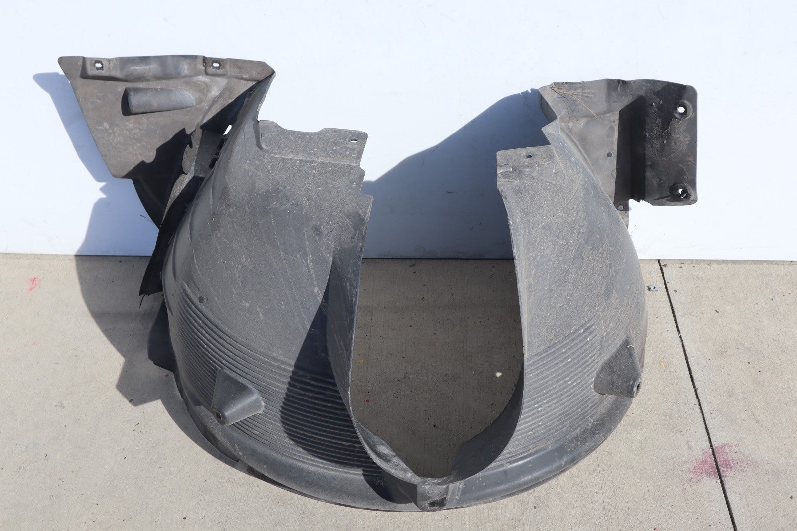 2007-2010 BMW X3 FRONT LEFT DRIVER SIDE ARCH LINER FOR ADDITION COOLER OEM