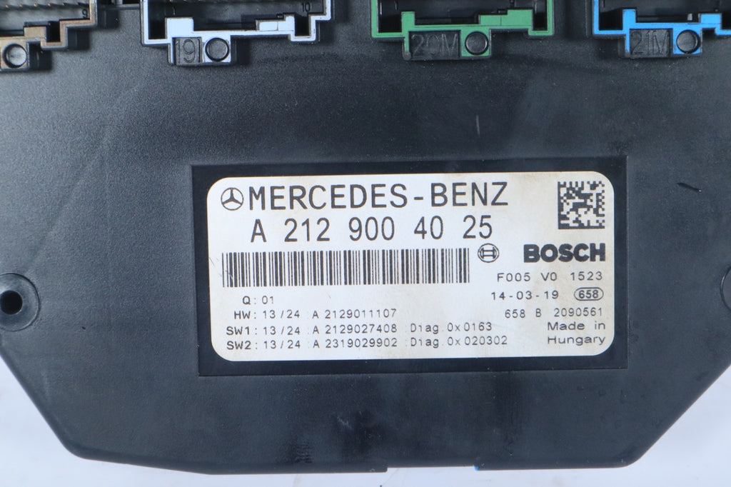 2010-2016 Mercedes E350 SLK250 CLS550 C350 Front SAM Module Relay Fuse Box OEM