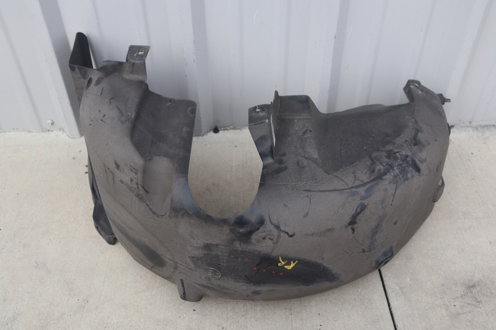 2019 CHEVROLET SONIC REAR RIGHT SPLASH OEM