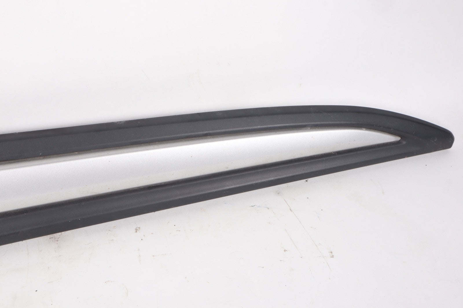 2014-2019 MITSUBISHI OUTLANDER FRONT RIGHT DOOR LOWER MOLDING TRIM OEM