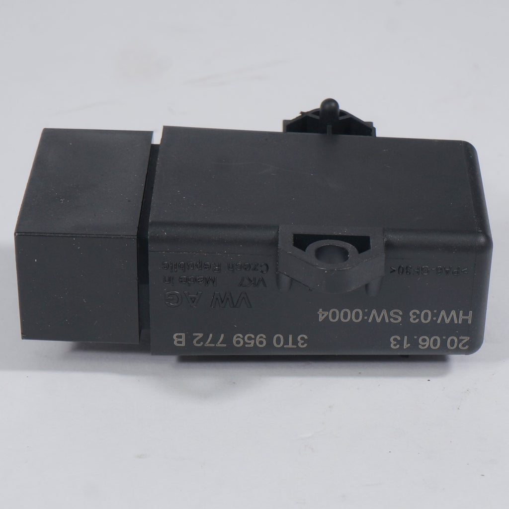 2012 - 2018 AUDI A7 Rear Heated Seat Control Module OEM