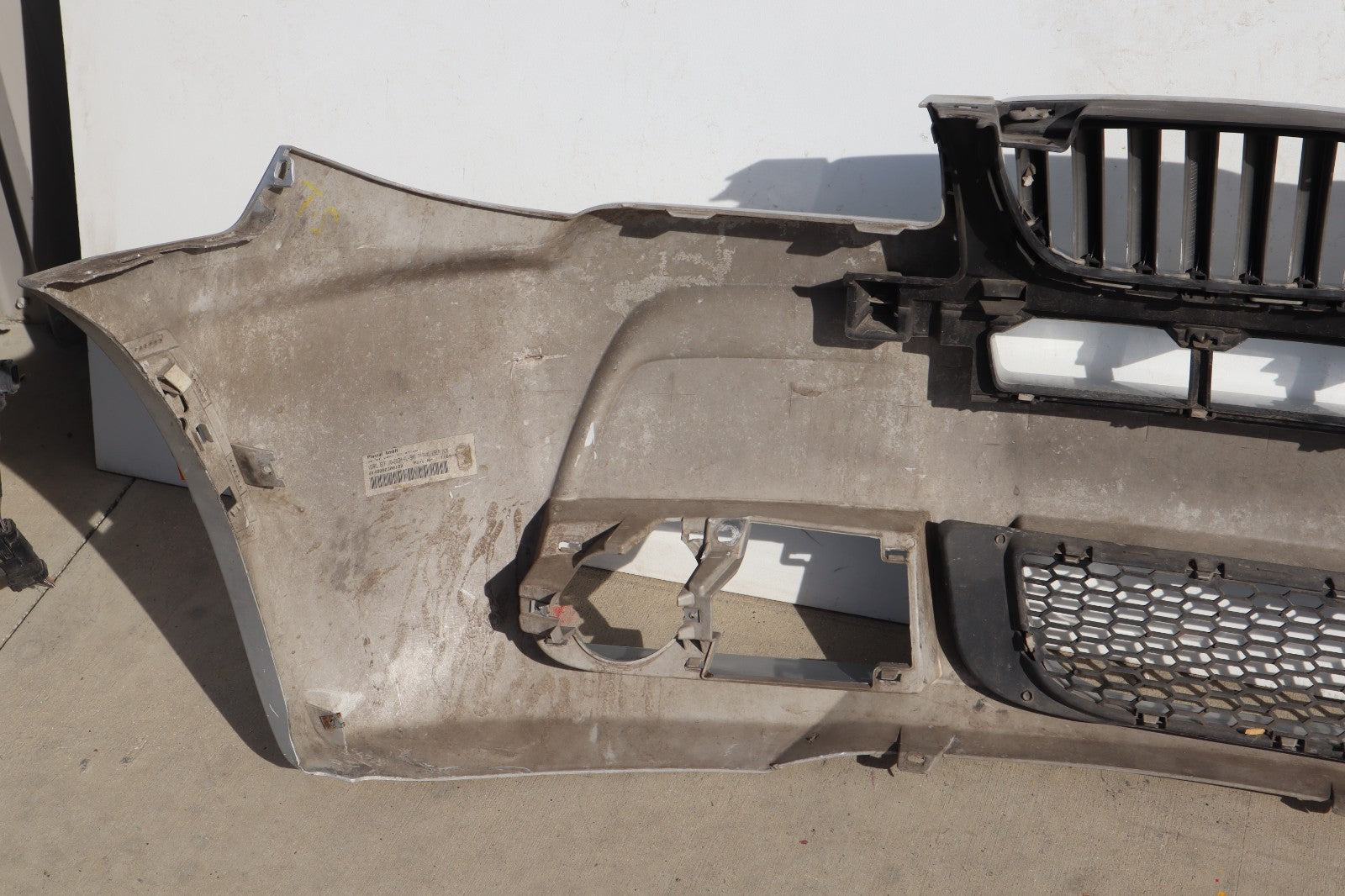 2007-2010 BMW X3 FRONT BUMPER COVER OEM ONLY PICK UP!!!
