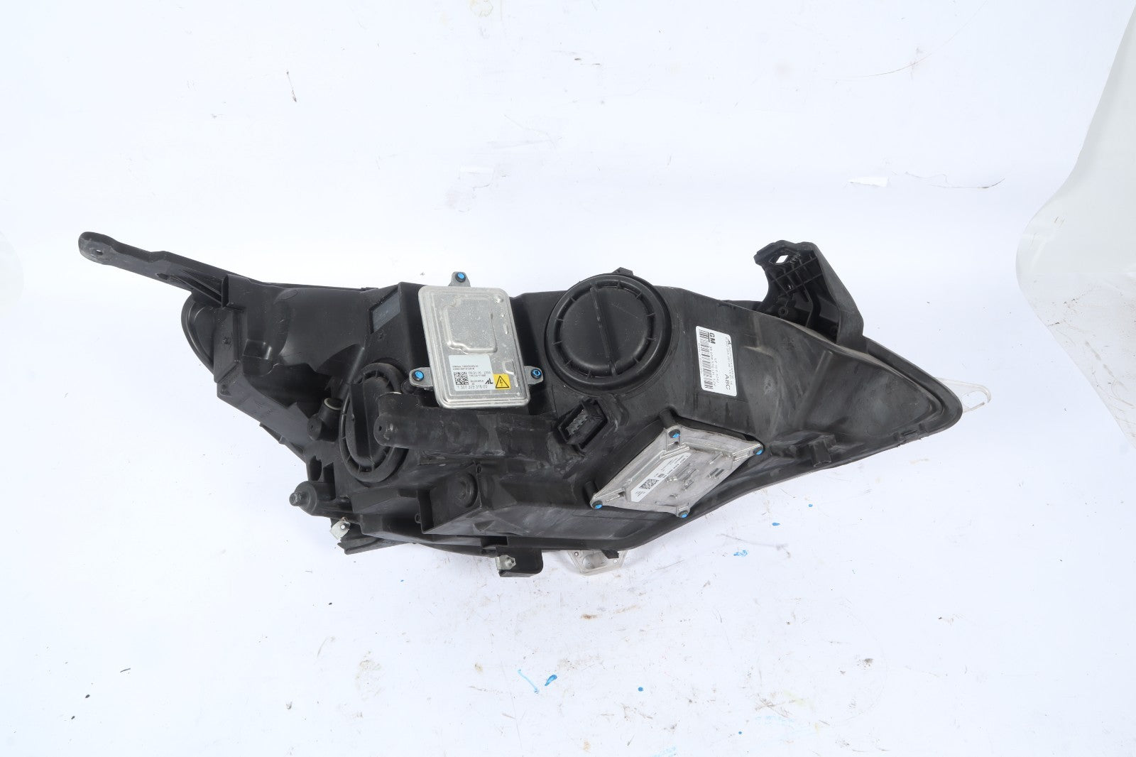 2016-2019 BUICK CASCADA FRONT LEFT XENON HEADLIGHT RH OEM 39059578