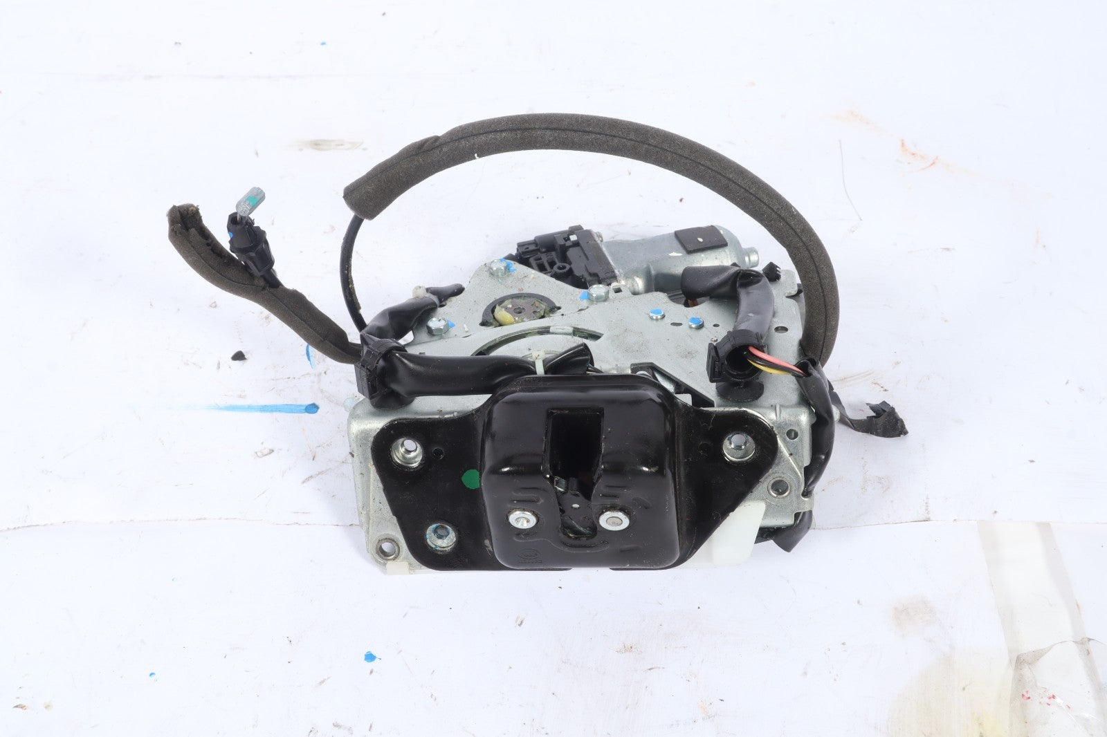 2008-2020 GRAND CARAVAN TOWN COUNTRY REAR TAILGATE LOCK ACTUATOR W/MOTOR OEM