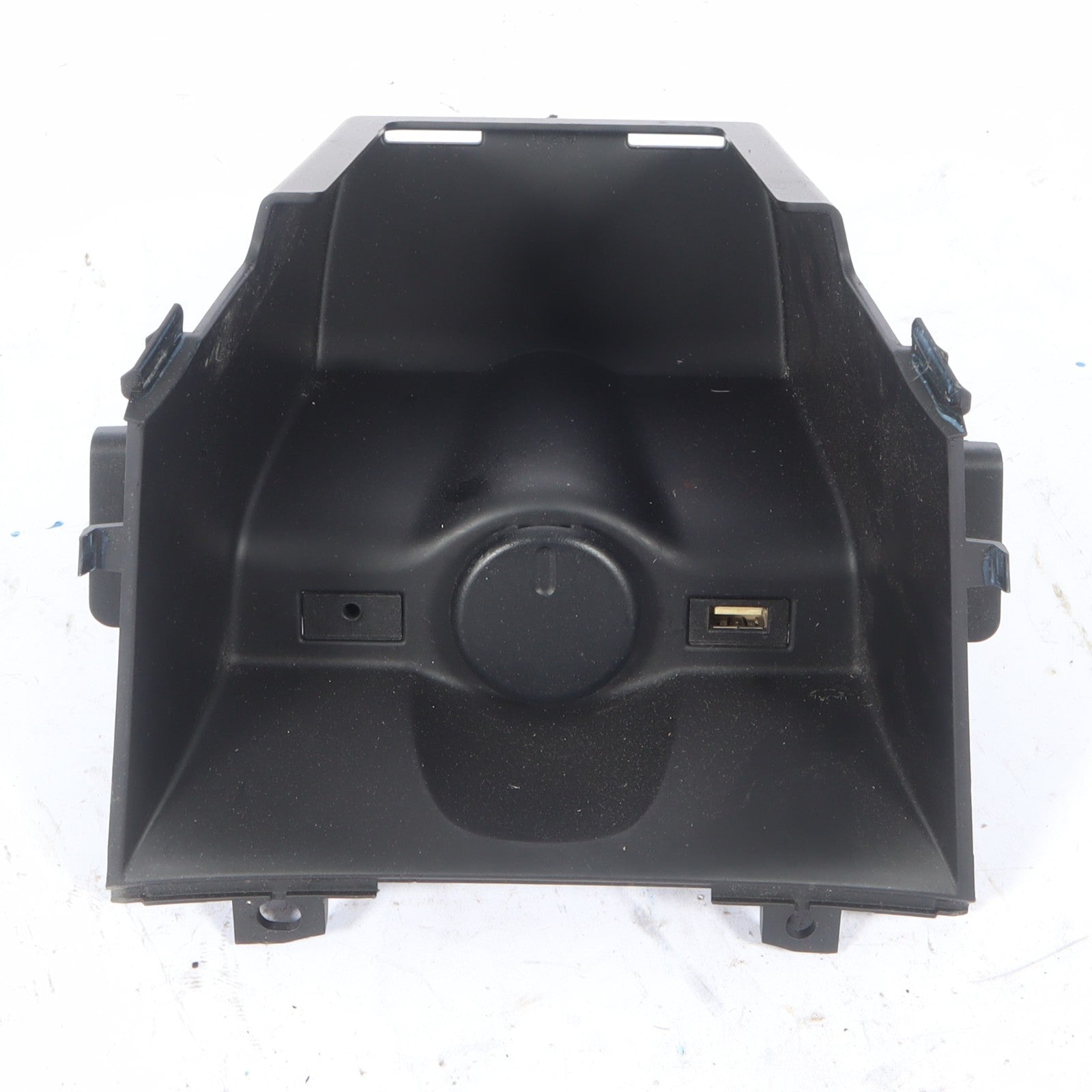 2016-2019 BUICK CASCADA CENTER CONSOLE POWER OUTLET USB AUX OEM