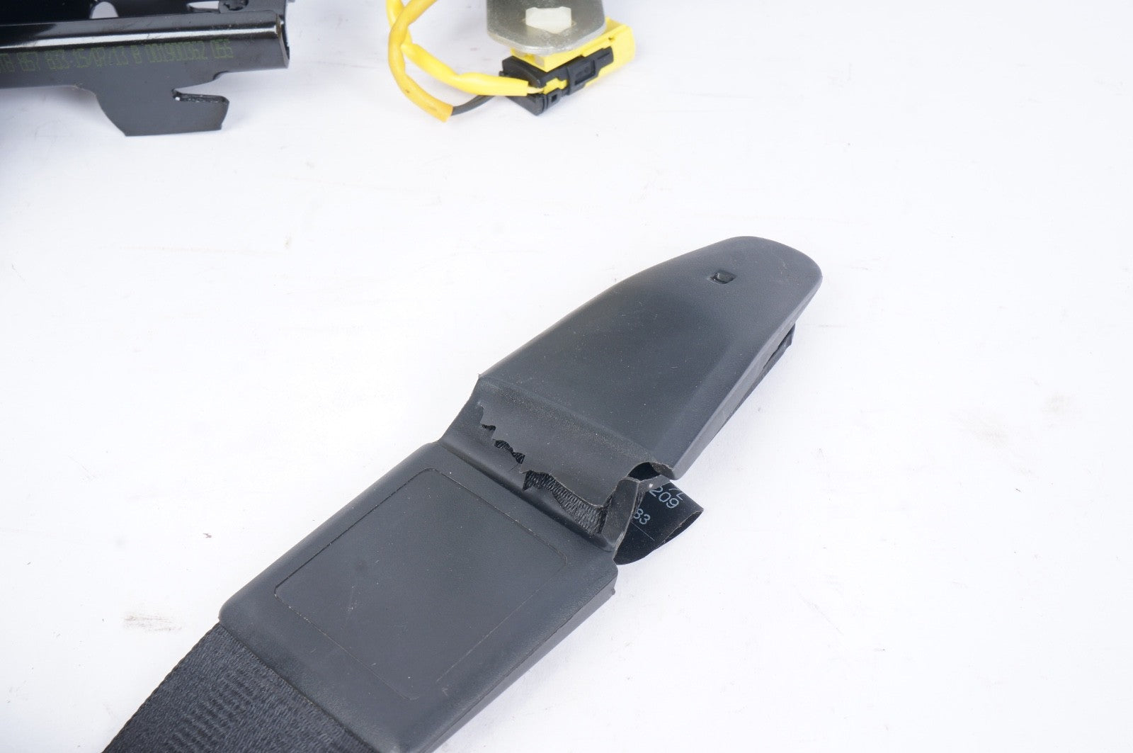 2012-2017 AUDI A7 FRONT LEFT DRIVER SEAT BELT BUCKET RETRACTOR OEM