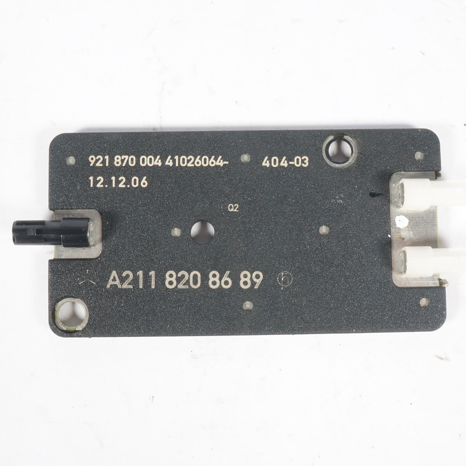 03-11 Mercedes W209 CLK55 AMG CLS550 Antenna Amplifier Booster 2118208689 OEM