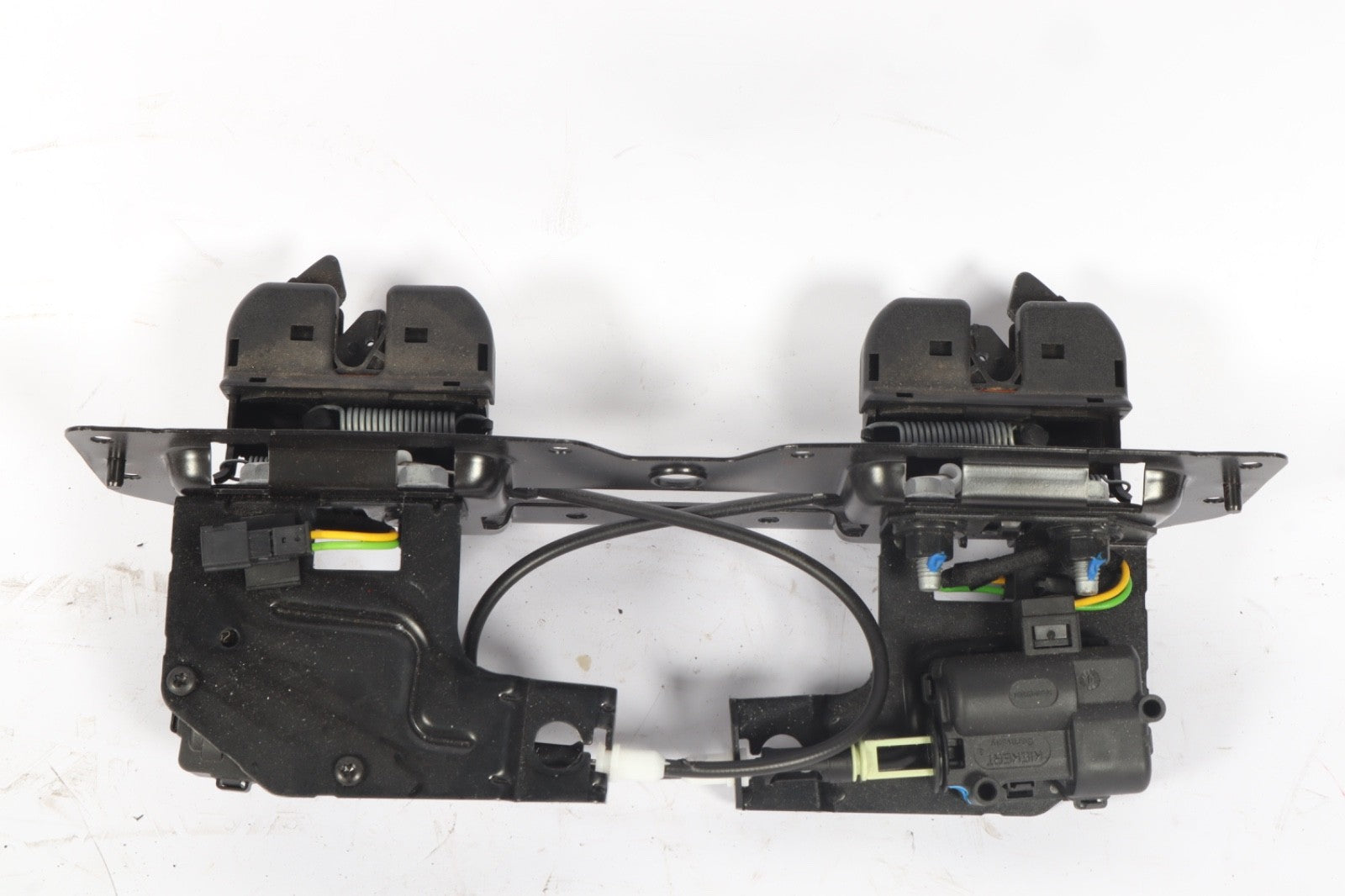 2016-2019 BUICK CASCADA LATCH ASSEMBLY REAR SEAT BACK 13378921 OEM 13430538