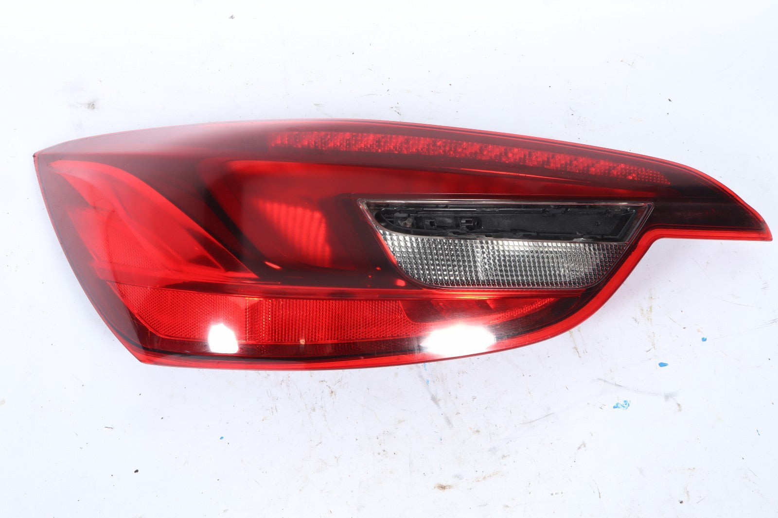 2016-2019 BUICK CASCADA REAR LEFT COMBINATION TAIL LIGHT LAMP ASSY OEM