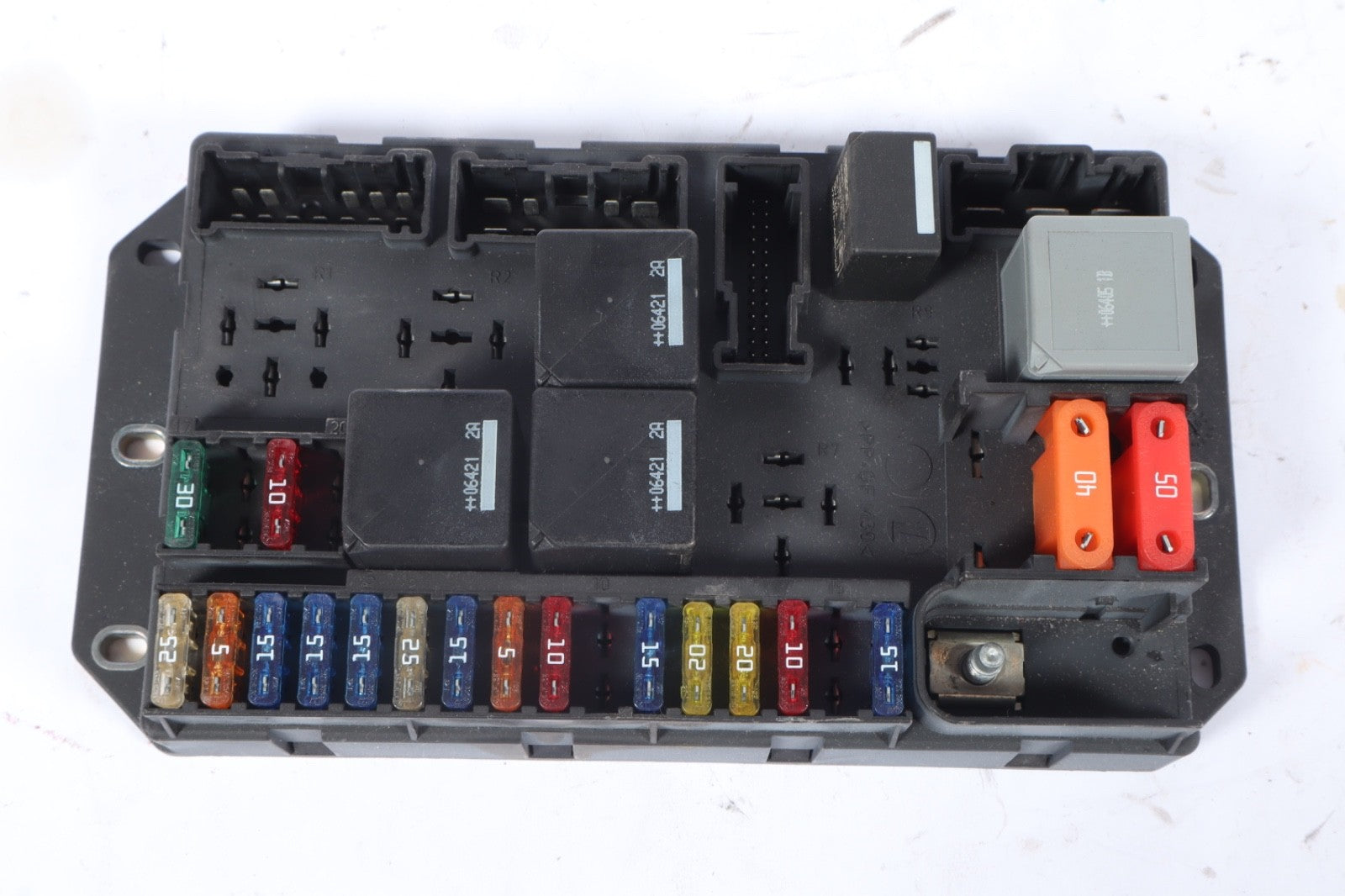2006-2009 Land Rover Range Rover Engine Bay Fuse Box YQE500390 OEM