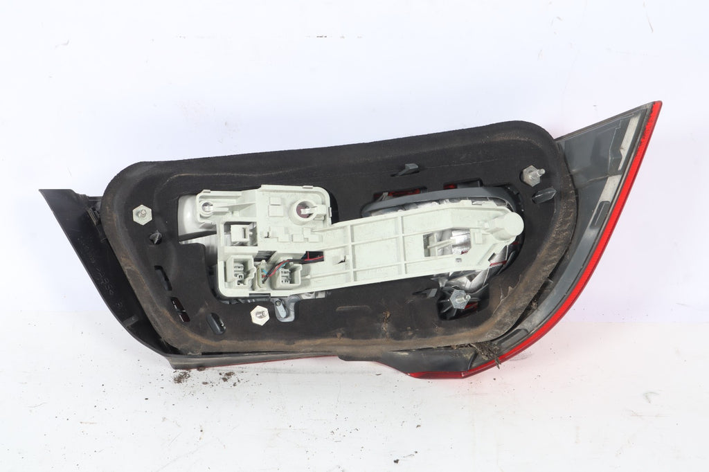 2011 - 2013 VOLVO C70 RIGHT PASSENGER SIDE TAIL LIGHT DAMAGE FOR PARTS 31299413