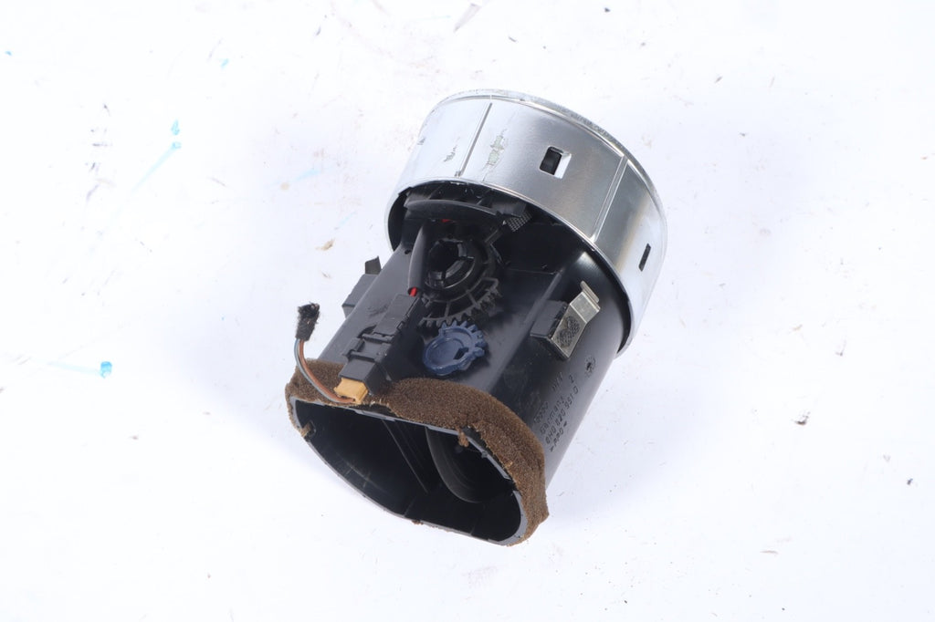 2006-2008 Audi A4 B7 Center Dash Air Vent Nozzle 8H0820951D OEM
