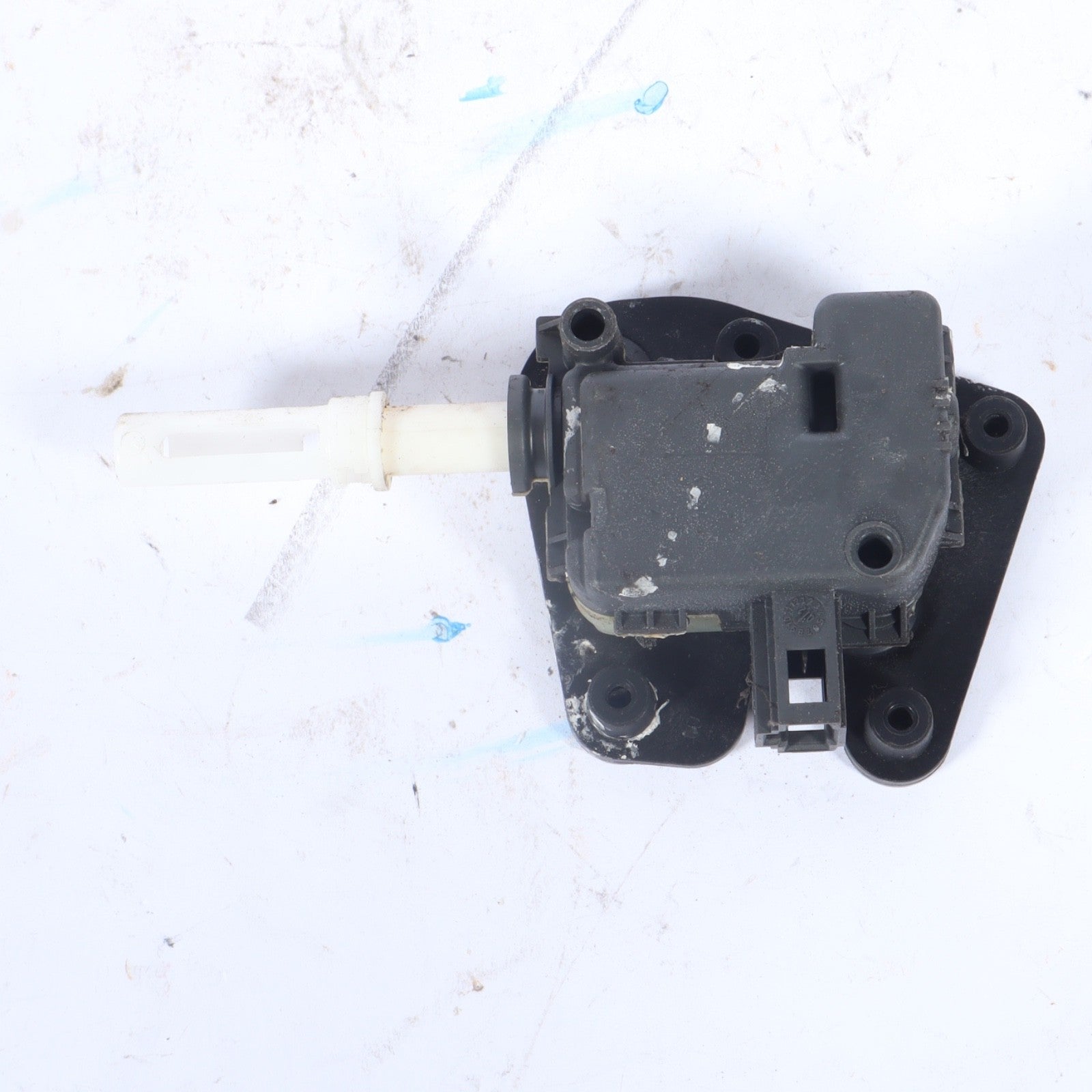 2003-2006 AUDI A4 S4 - TRUNK HATCH LOCK RELEASE ACTUATOR MOTOR 8E9827833 OEM